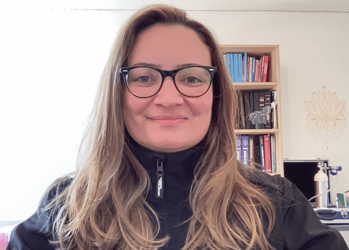 Roberta Basile: Referência em educação, consultoria e serviços no setor veterinário.